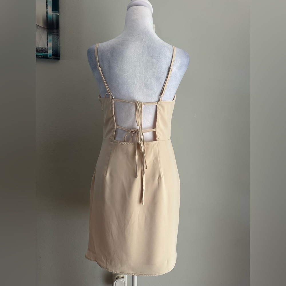 HYFVE Sexy Party Must Have Mini Dress Size Large Cream - Picture 2 of 10